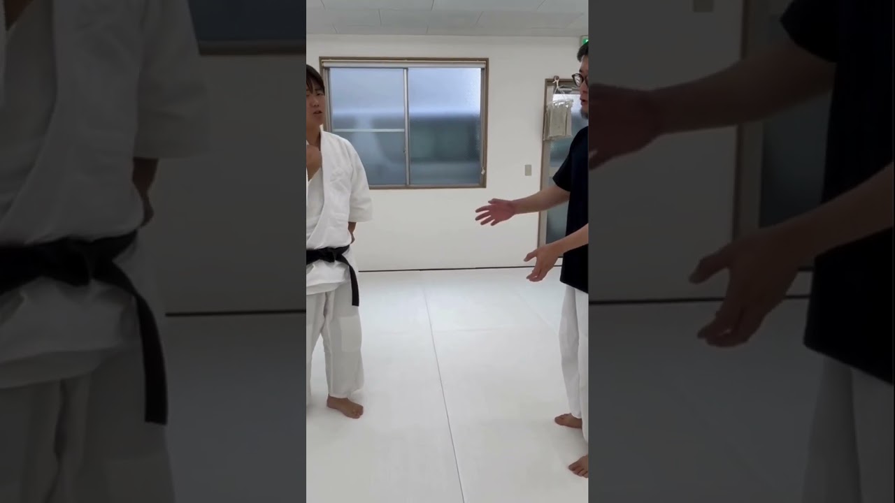 I found that it is enough if you capture only about 20g of the opponent's force.